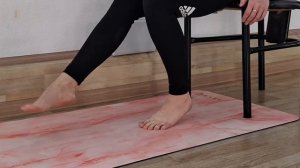 Упражнения для стоп и голеней сидя на стуле