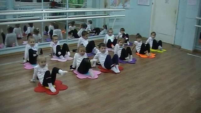 "ВЕСНЯНКА" г.ЧЕРНИГОВ - КРОХИ - "ЧАСИКИ" смотреть онлайн