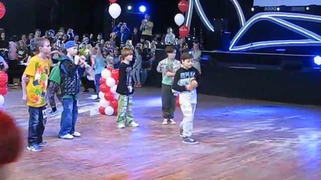 Хип-Хоп мальчики соло смотреть онлайн