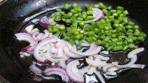 Яичница с кукурузой горошком и фасолью