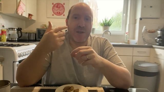 COOKING AND EATING SAGO WORMS AKA SAGO GRUB!! WEIRD FLAVOURS TASTE TEST!!!#sagoworm #exoticfood