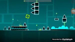 играем в геоми тридеш прохожу все уровни