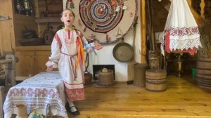 Джаббарова Мария исполняет русскую народную песню « Ой,реченька,реченька».