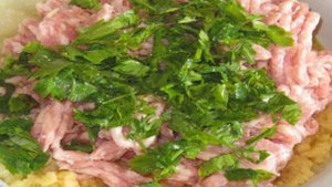 Свиные котлеты с зеленью