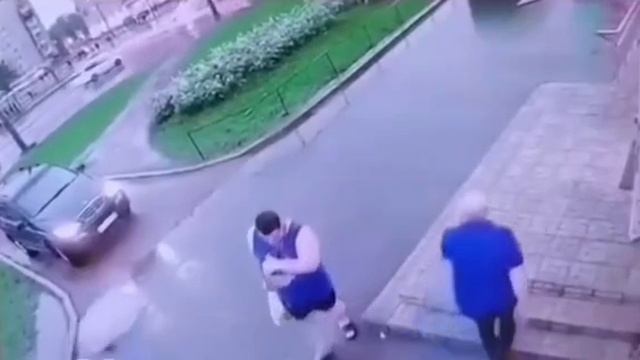 Вот такое "природное" явление недавно было в Санкт-Петербурге.