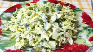 Салат из молодой капусты со сметанно-сырной заправкой