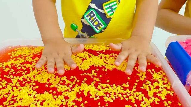 Загадочные ящики челлендж с Крисом и мамой