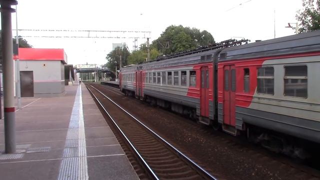 ЭР2Т-7202 и ЭД4М-0491, платформа Сколково