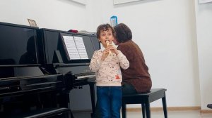 "Весёлый хоровод" К.В. Глюк. Играет Агафонов Иван, 7 лет. Блокфлейта