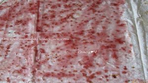 Рулет из лаваша с малиновым джемом, миндалем и кокосовой стружкой