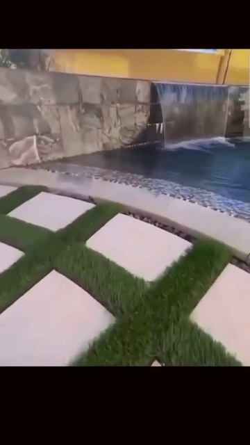 Идеальный семейный дворик #shorts смотреть онлайн