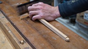 Ремонт старой стеклянной двери мастером Масао