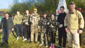 Депутаты Шадринской городской думы вместе с воспитанниками ВПК «Феникс» ухаживают за обелисками