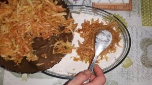 Экономное меню на 2 дня. Крашу яйца, пирог 3 стакана, рис с мясом