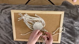 Делаю кисточки у подставки. StudioOfMacrame