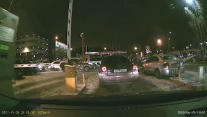 Шлагбаум дерется