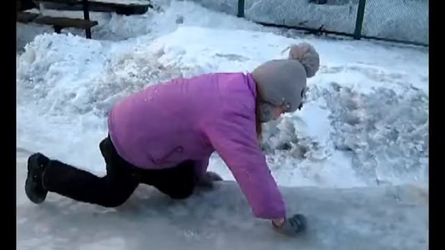 Анюта (Анна) на горке (горе) !!! смотреть онлайн