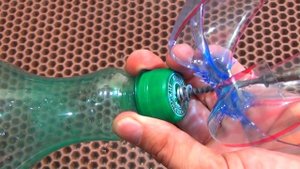 Сделал полезную самоделку ! Отпугиватель кротов грызунов и прочих вредителей! НИКТО не беспокоит