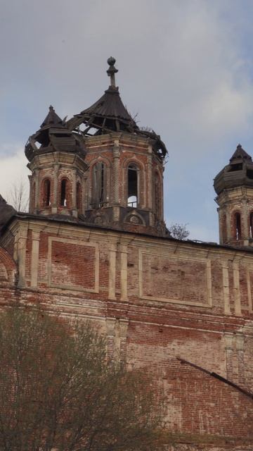Кировская область. Заброшенный храм в Куменском районе. смотреть онлайн
