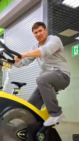 Велотренажер.