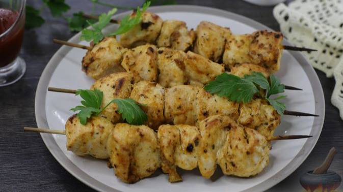 Нежный шашлык из духовки. КУРИНЫЕ ШАШЛЫЧКИ С ЧЕСНОКОМ