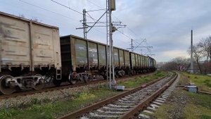 Тепловоз 2ТЭ25Км - 0434 с грузовым поездом