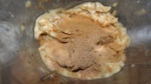 Мороженое с финиками и корицей