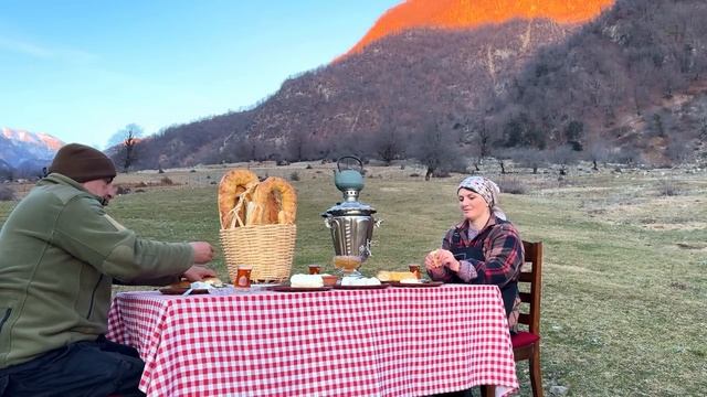 Bread made with love in a mountain village is incomparable! Crispy and delicious. Faraway village.