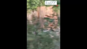 Камнепад обрушился на легковушки, на китайском серпантине