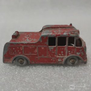 Lesney Matchbox № 9 пожарная машина Merryweather Marquis серия III 1:64