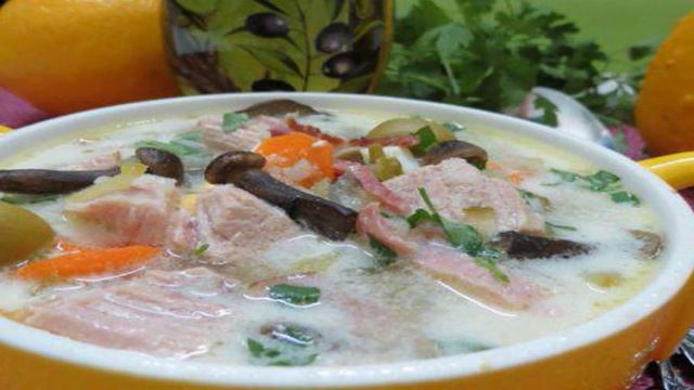 Суп огуречный  ( Zupa z ogórków)