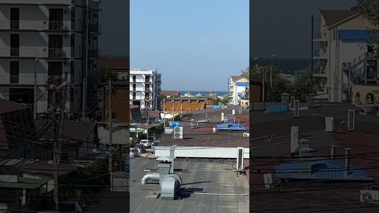 Каждое утро смотрим с балкона, какие флаги на море. Сегодня желтые, значит купаться можно смотреть онлайн