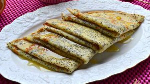 Маковые блины с цедрой лимона