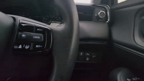 Обзор Honda Vezel 2021 обновленный Японский кроссовер