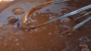 Шоколадный  фондан с малиновым конфитюром