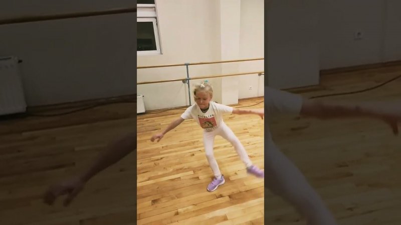 Учимся прыгать Дупель...(аксель в 2.5 оборота)Пока на полу...⛸️