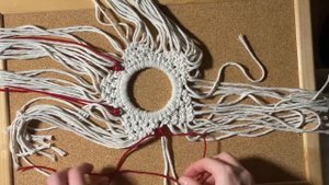Добавляю украшения на подсвечник. StudioOfMacrame