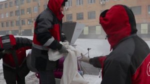 Установка брикетирования отходов в работе