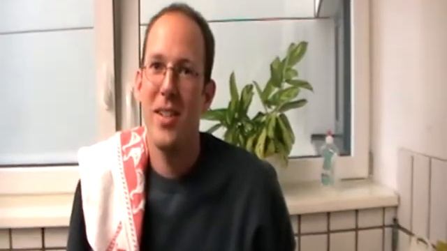 Не ведает, что говорит) Прикол над немцем смотреть онлайн