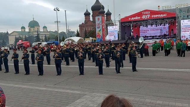 Отлично обыграли Украину! Выступление оркестра Минобороны на дне города в Туле смотреть онлайн