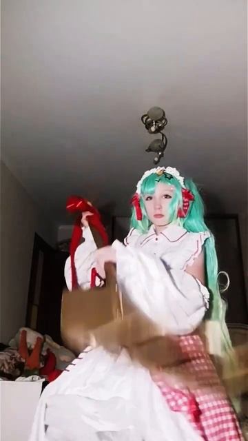🆘что я снимаю... #miku #new #cosplay #mikuhatsune #straberry смотреть онлайн