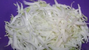 Салат из пекинской капусты, моркови и огурца