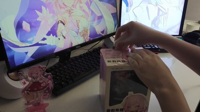 Распаковка фигурки Элизии из Honkai Impact 3d