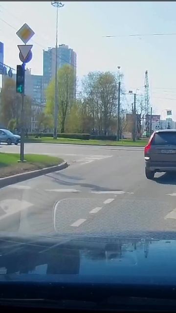 Подрезал …