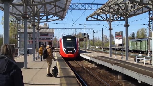 Ораниенбаум. Прибытие электропоезда 