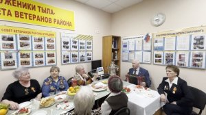По долинам и по взгорьям, шла дивизия вперёд!
