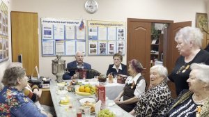 Белым снегом, белым снегом, ночь метельная ту стёжку замела...
