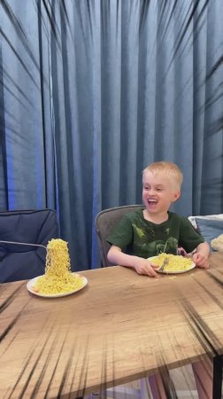 Пранк с застывшей лапшой | Frozen noodle prank😂 #shorts #pranks #пранк #prankshorts #розыгрыш