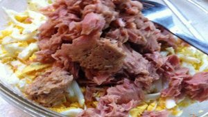 Огурцы фаршированные тунцом