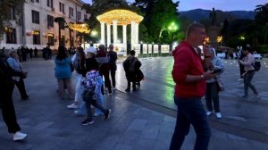 Вечерняя Ялта возле площади  Ленина 1.05.2025